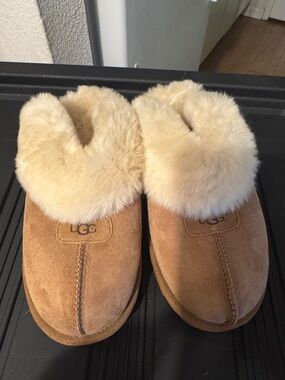 UGG Coquette Genuine Shearling Lined Chestnut Slippers with Cream Fur Trim
